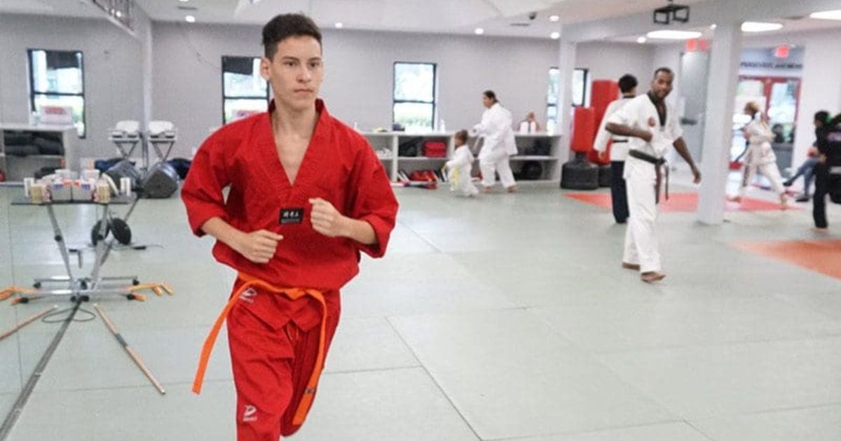 instructor teaching kids martial arts benefits and techniques